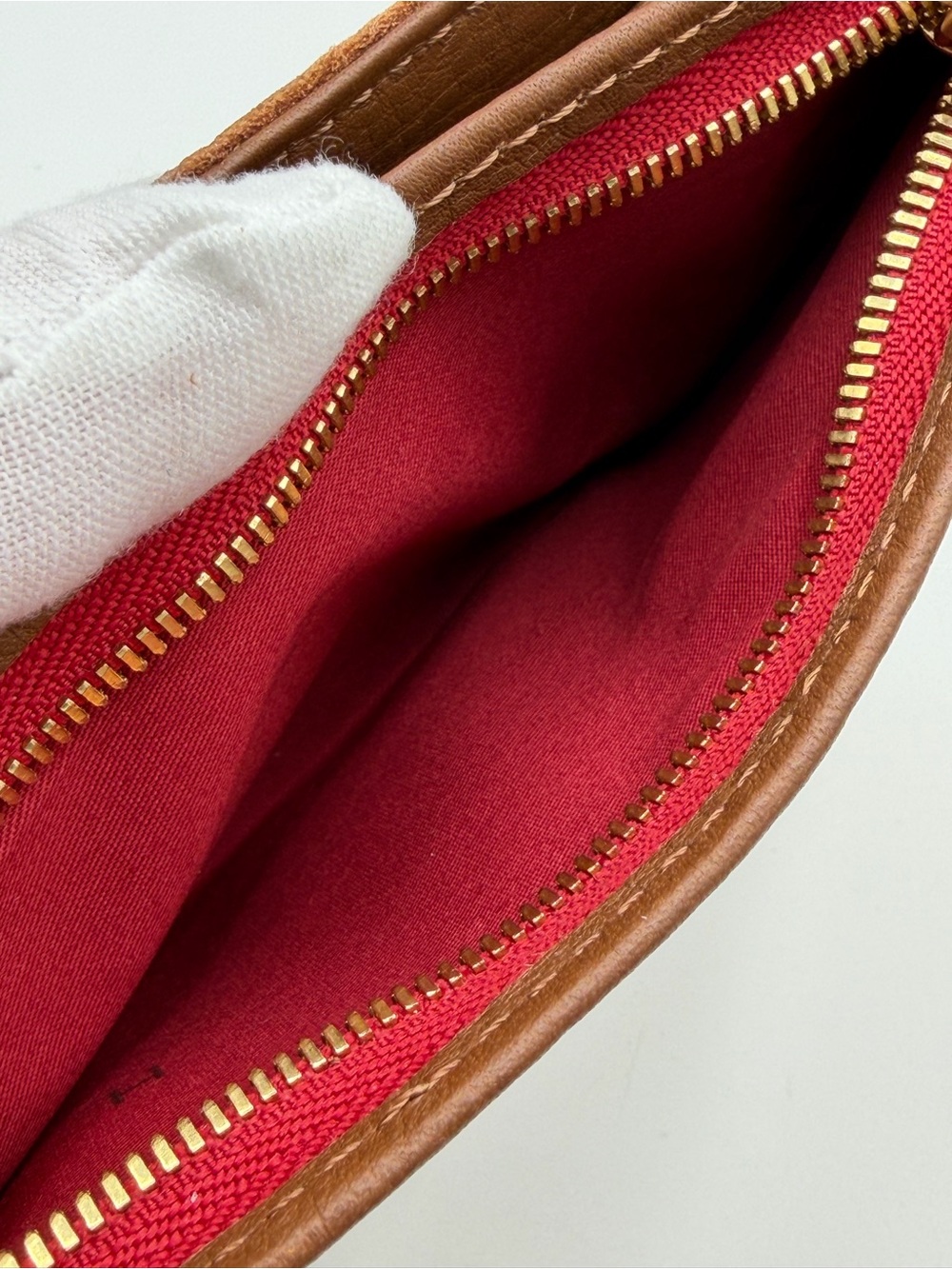 Hammitt 110 North Mahogany Pebble/Brushed Gold Red Zip - Picture 6 of 8
